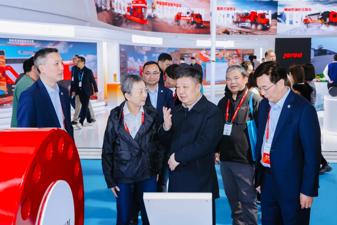 Расширение возможностей ИИ для зеленого будущего | Компания “Шенкай” продемонстрировала свои успехи на нефтяной выставке CIPPE в Пекине(圖8) Расширение возможностей ИИ для зеленого будущего | Компания “Шенкай” продемонстрировала свои успехи на нефтяной выставке CIPPE в Пекине(圖8)